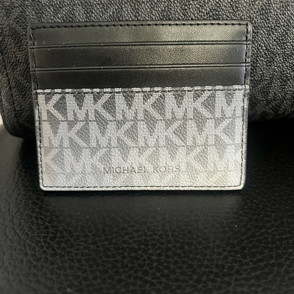 Michael Kors Black Signature Tote Bag & Wallet - Picture 7 of 8